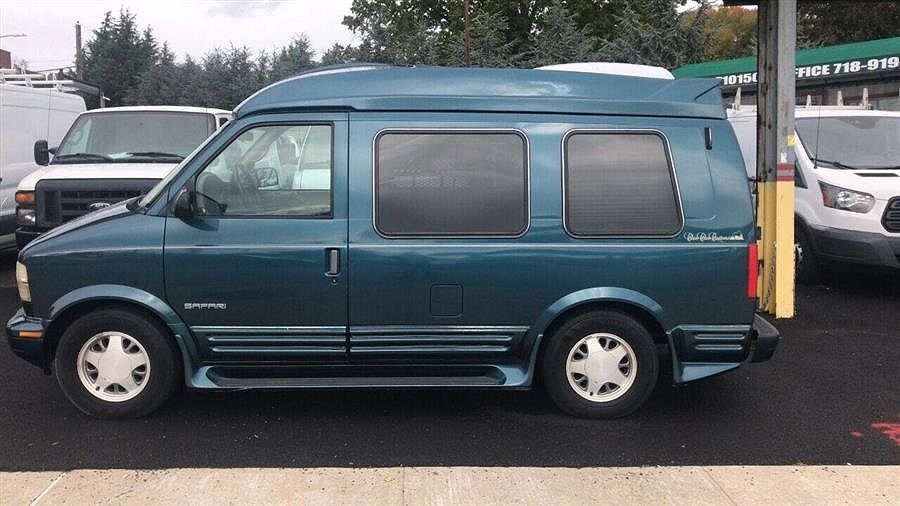 GMC Safari