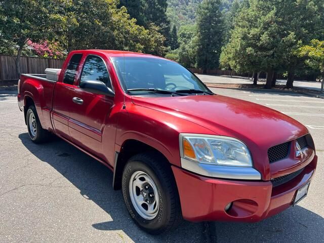 Mitsubishi Raider