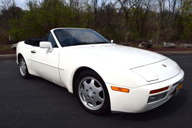 Porsche 944
