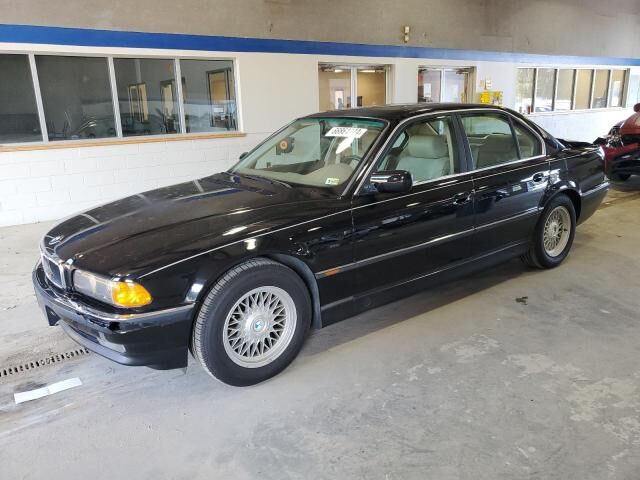 BMW 740i