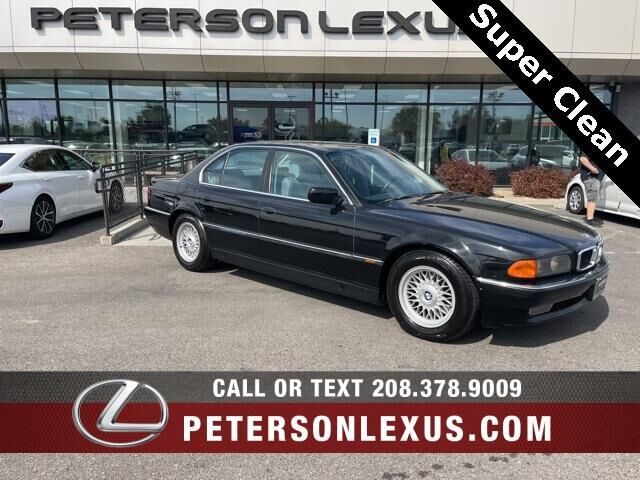 BMW 740i