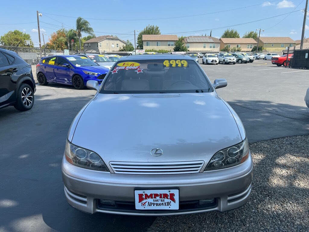 Lexus ES