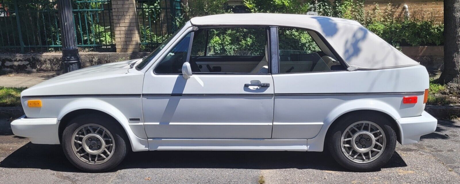 Volkswagen CABRIOLET