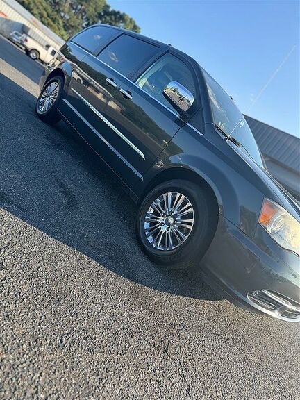 2011 CHRYSLER Town and Country