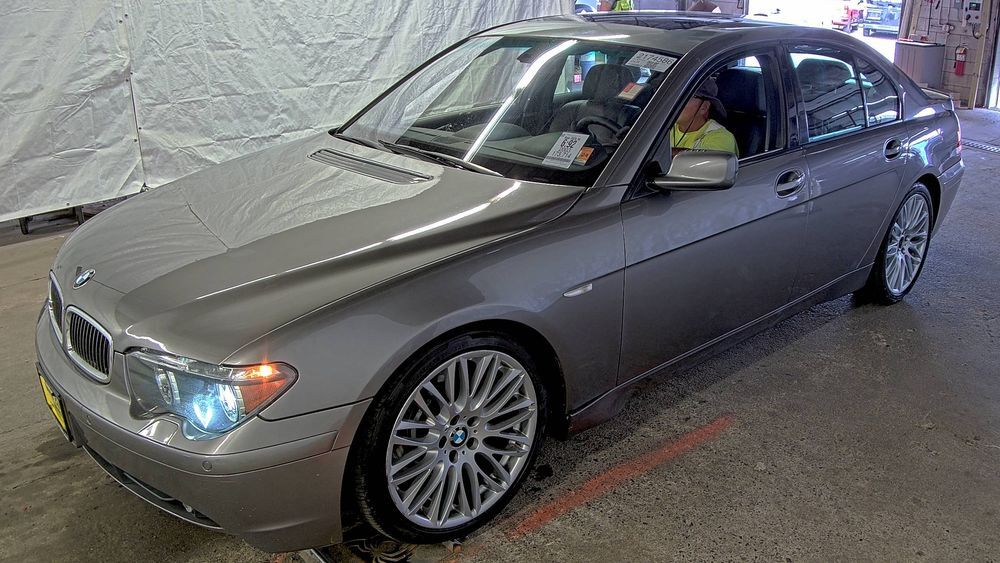 BMW 745i