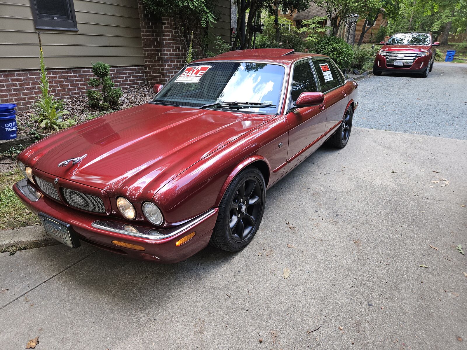 Jaguar XJR