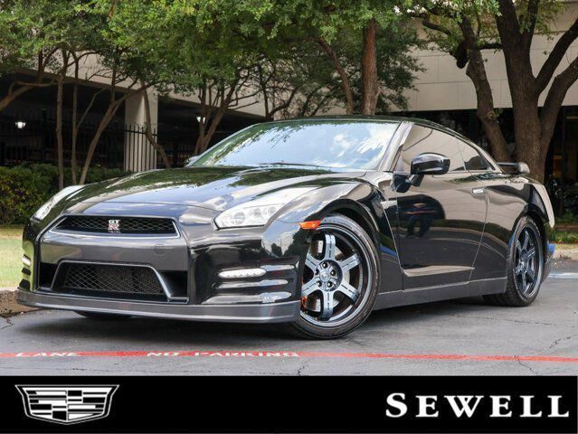 Nissan GT-R