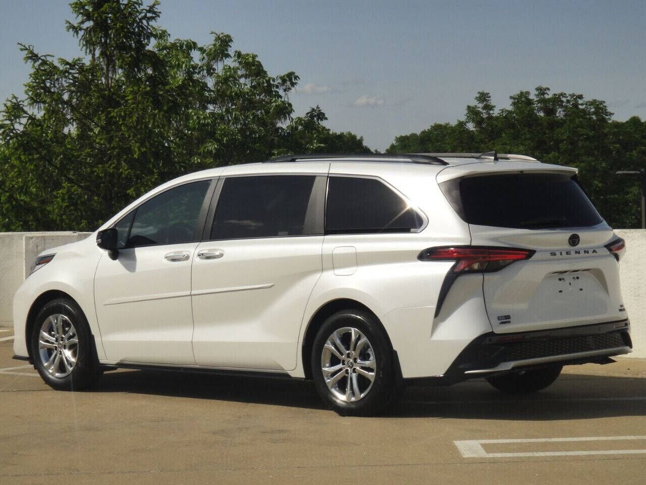 2023 TOYOTA Sienna