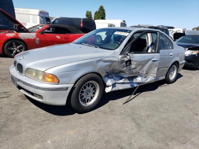 BMW 528i
