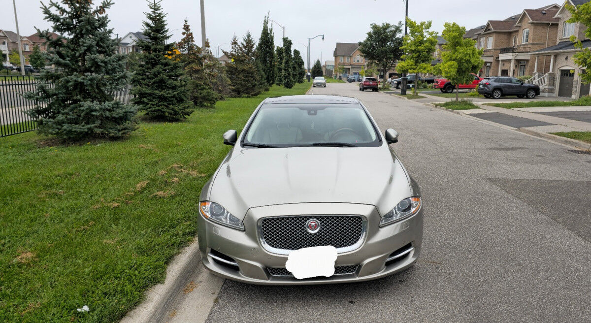 Jaguar XJ