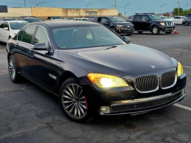 BMW 750i