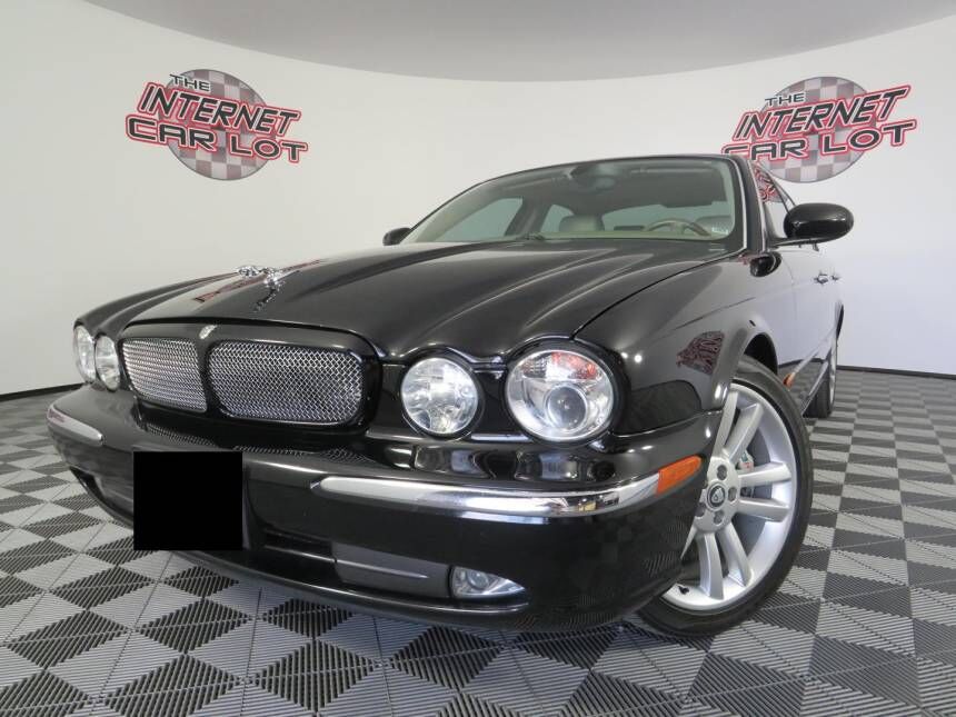 Jaguar XJR