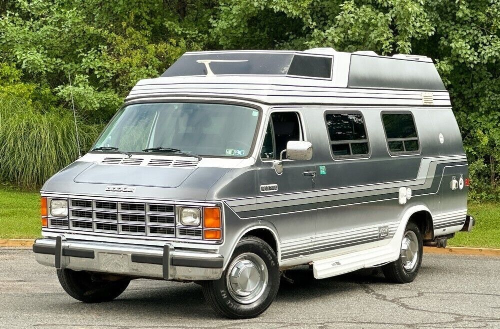 Dodge Ram Van