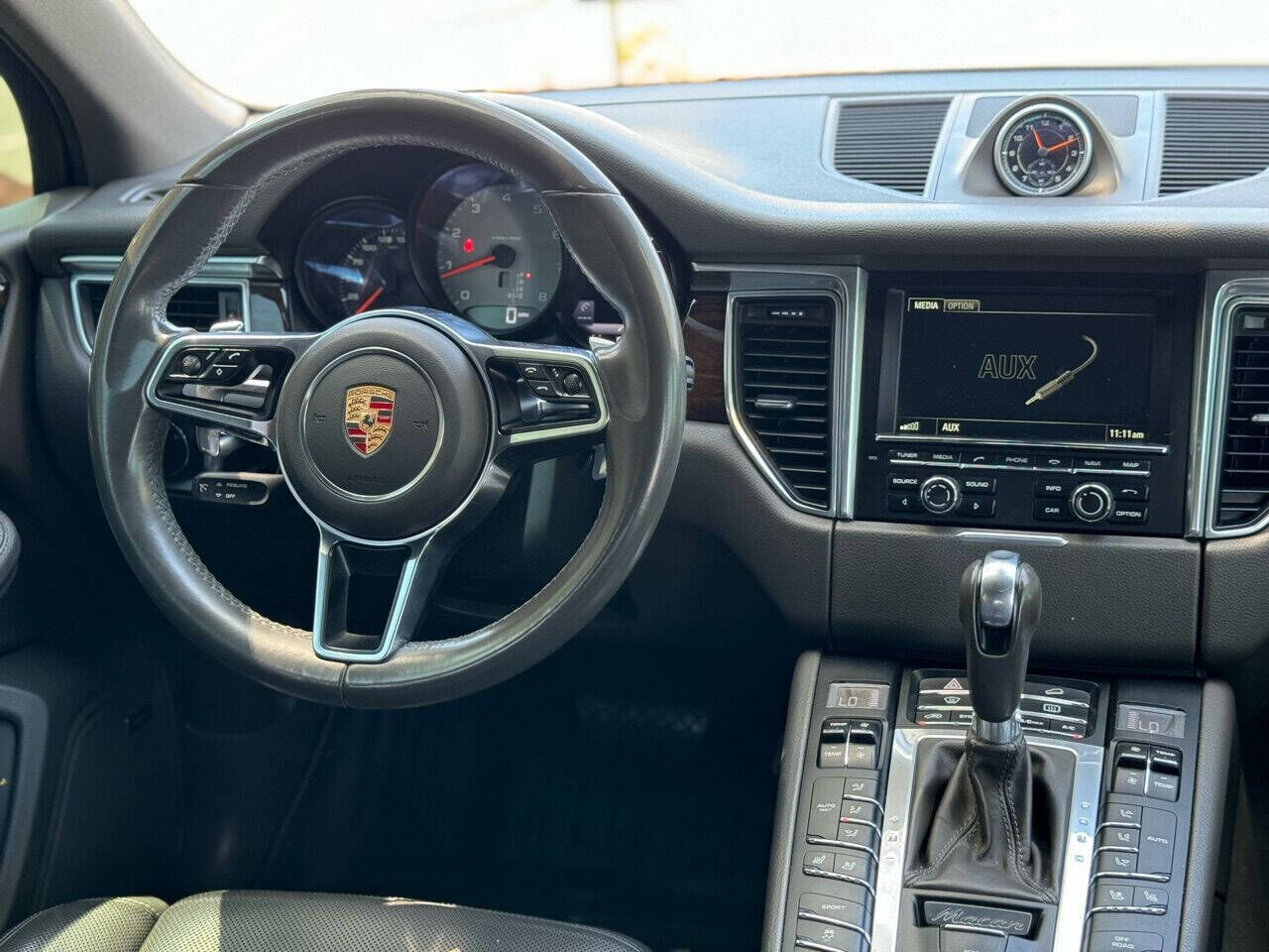 2016 PORSCHE Macan