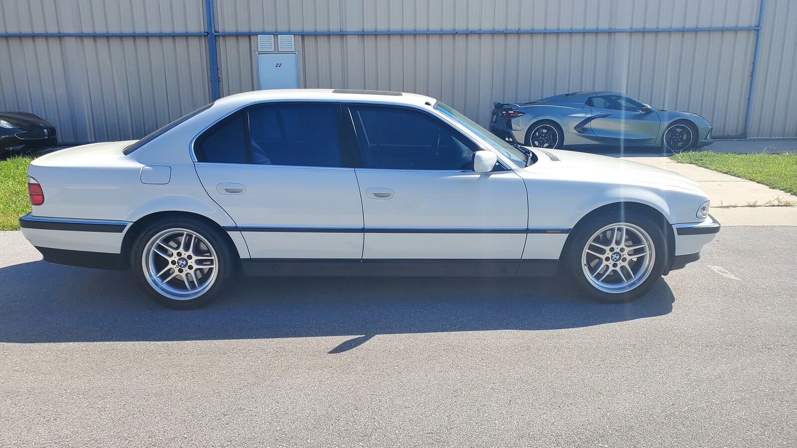BMW 740i