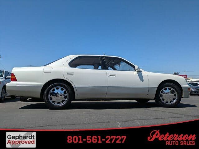 Lexus LS