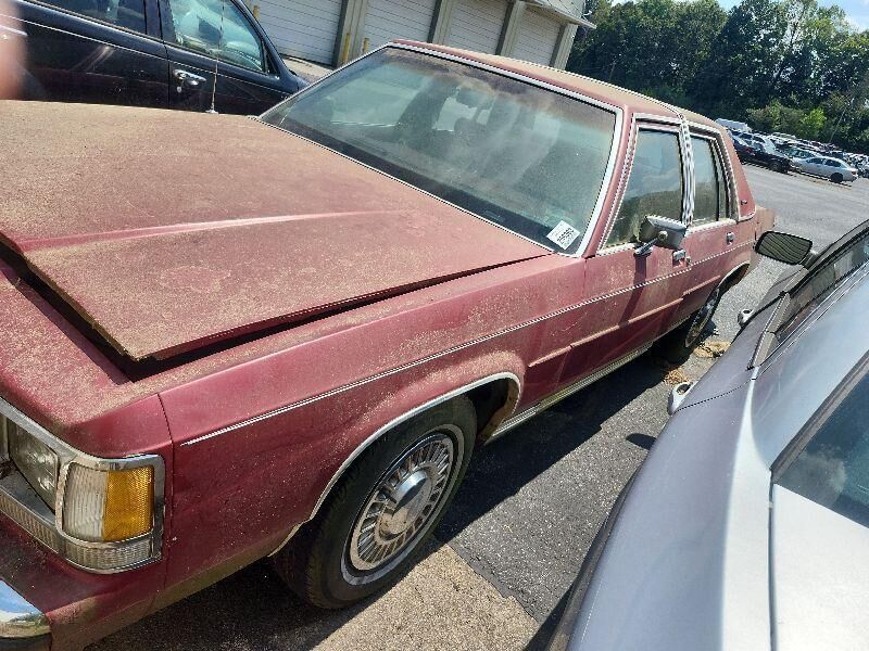 Ford Crown Victoria