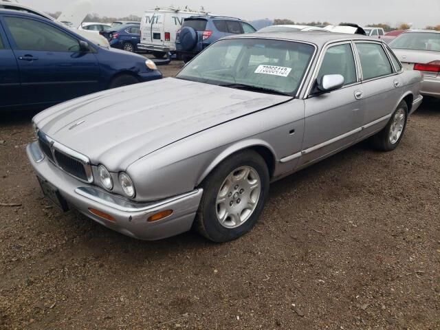 Jaguar XJ8