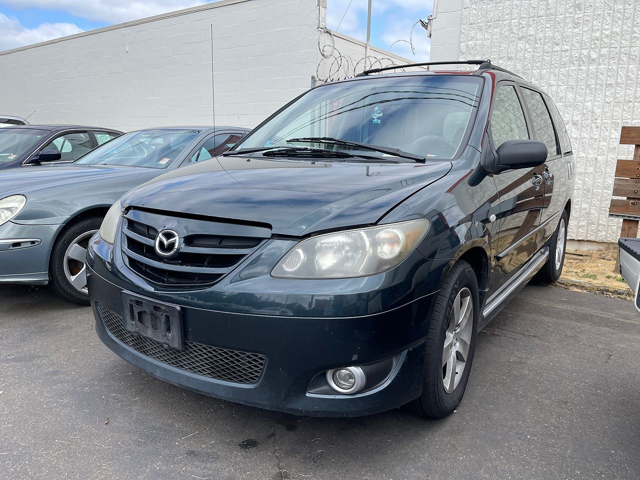 2004 MAZDA MPV
