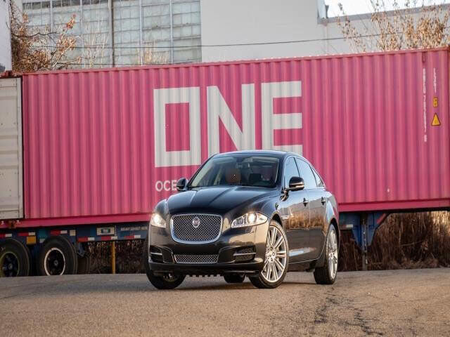 Jaguar XJ