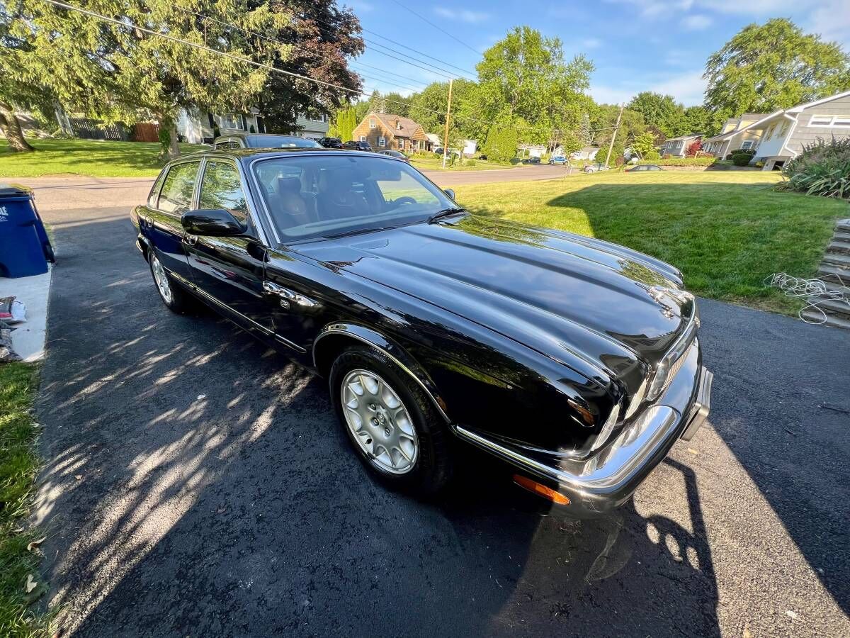 Jaguar XJ8