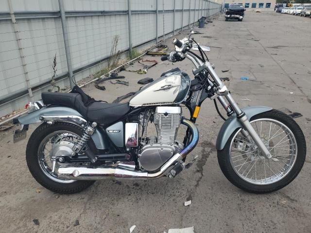 Suzuki LS650L