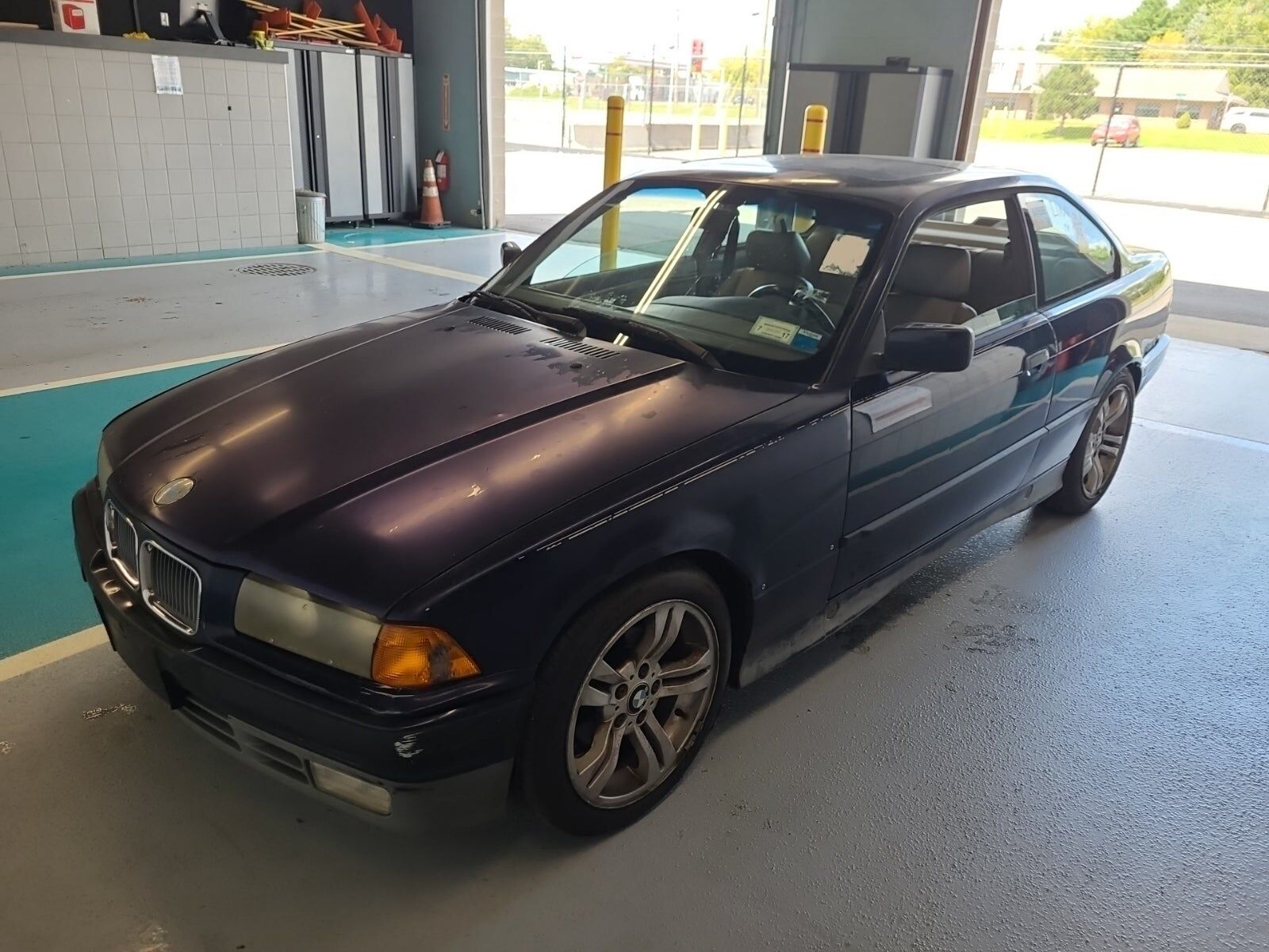BMW 325iS