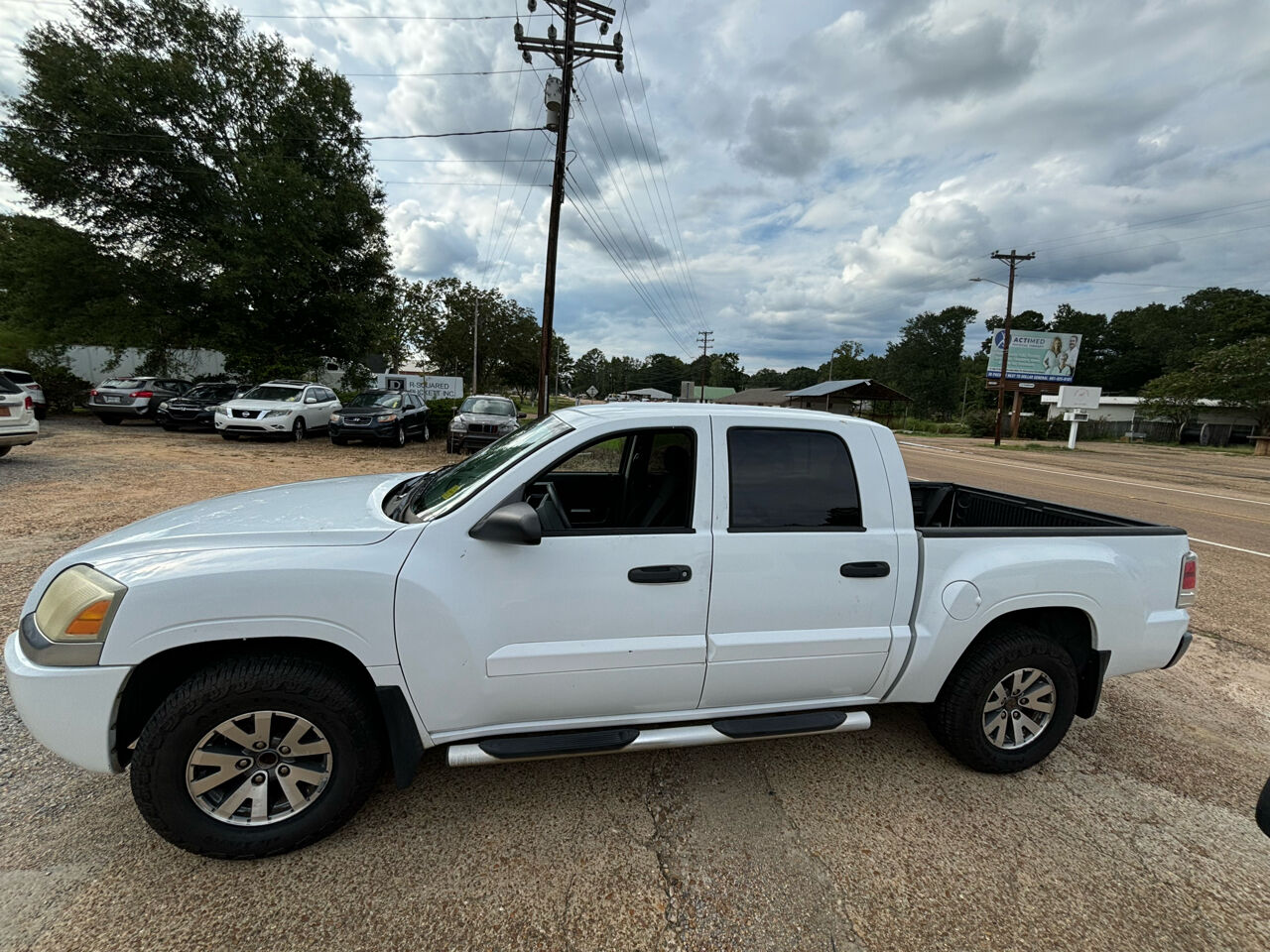 Mitsubishi Raider