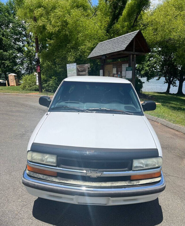 2001 CHEVROLET S-10 Pickup
