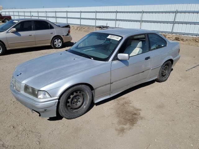 BMW 325iS