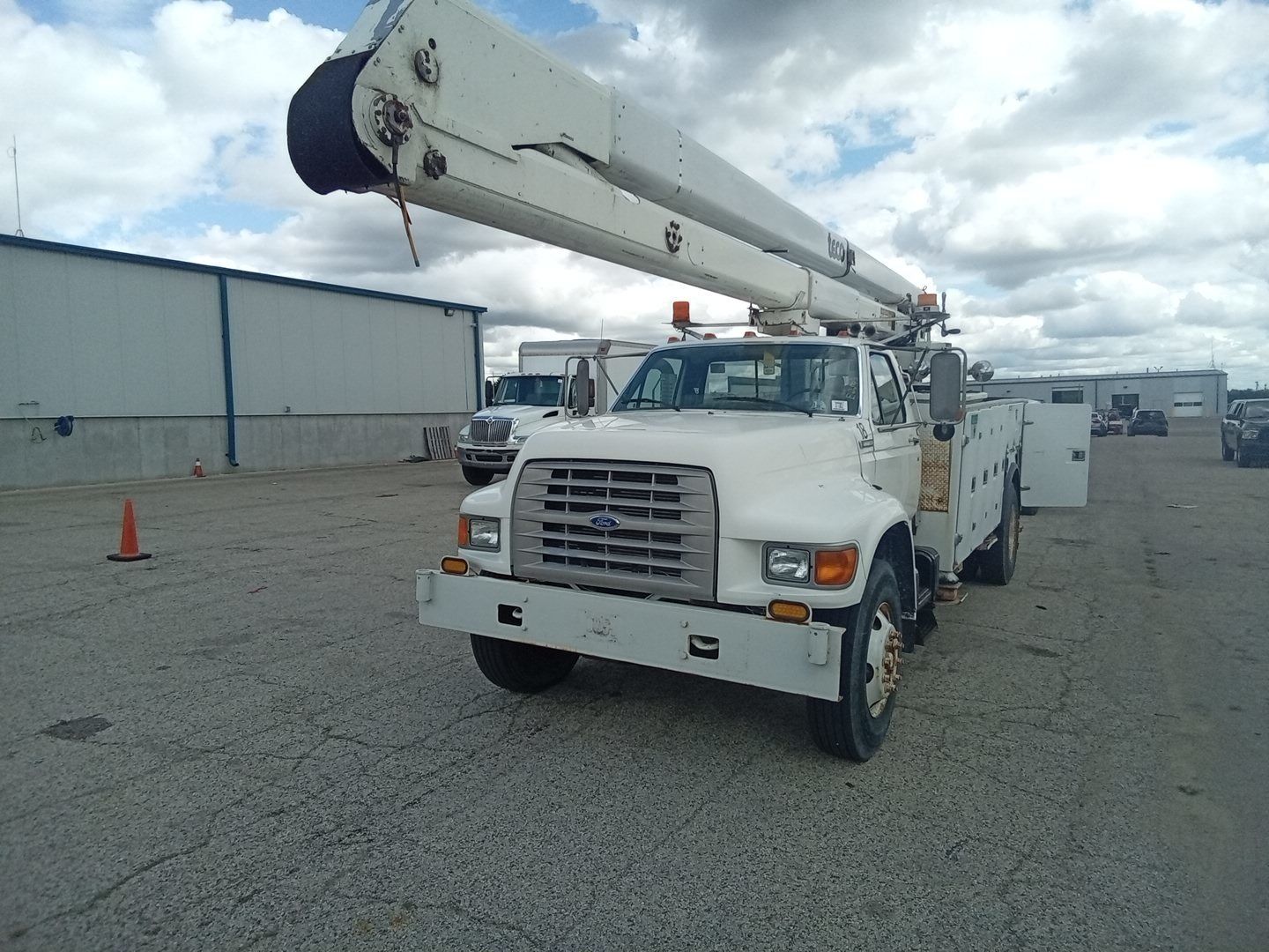Ford F-800