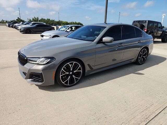2022 BMW M550i