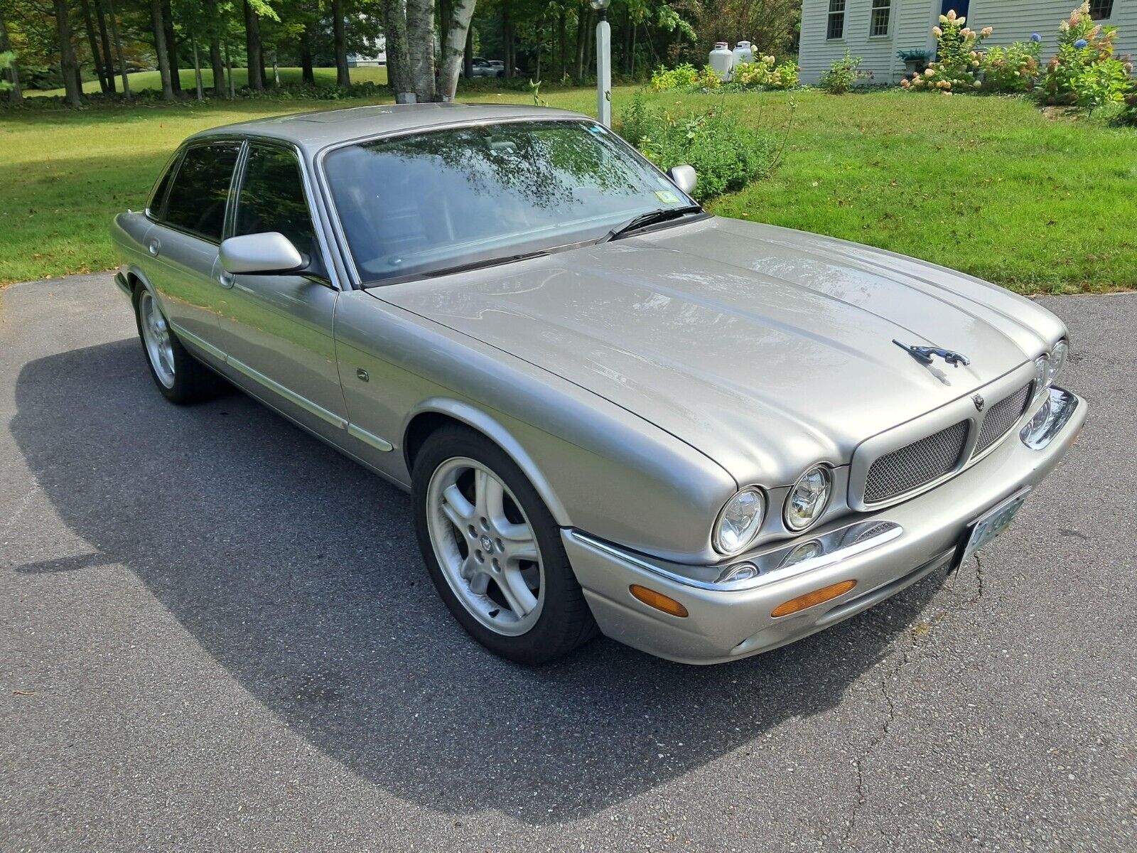Jaguar XJR