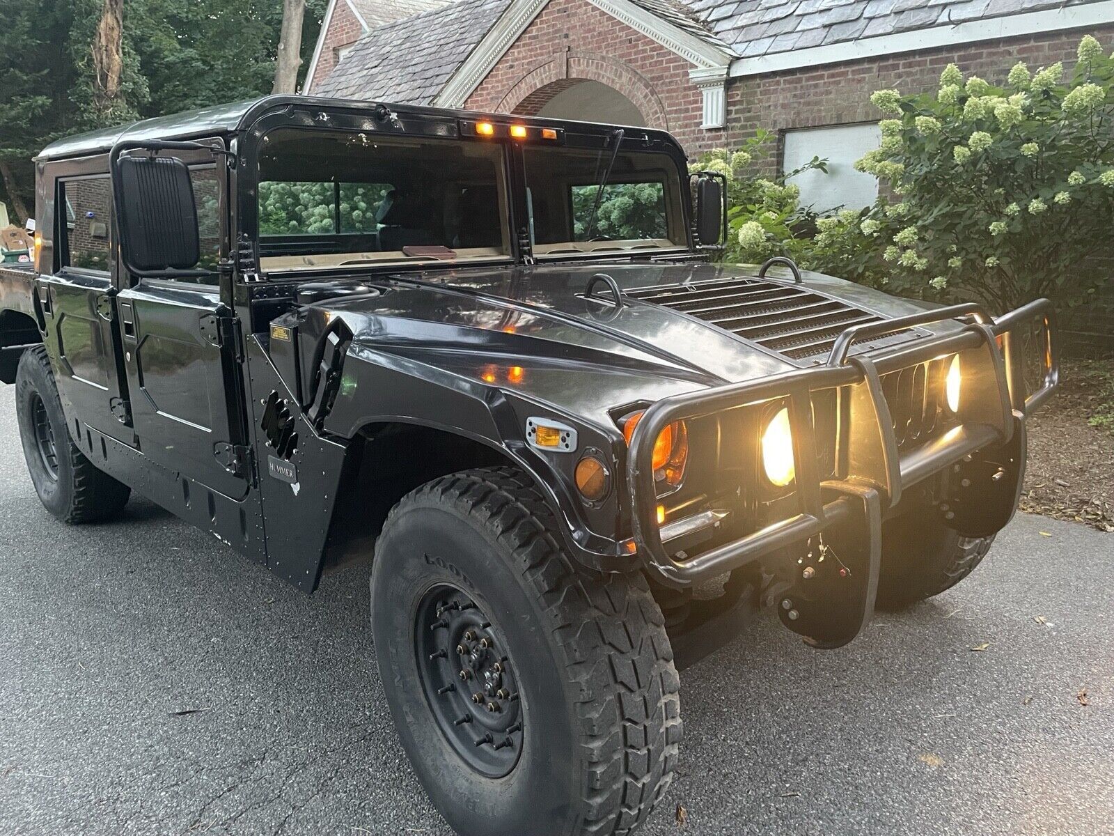 HUMMER H1