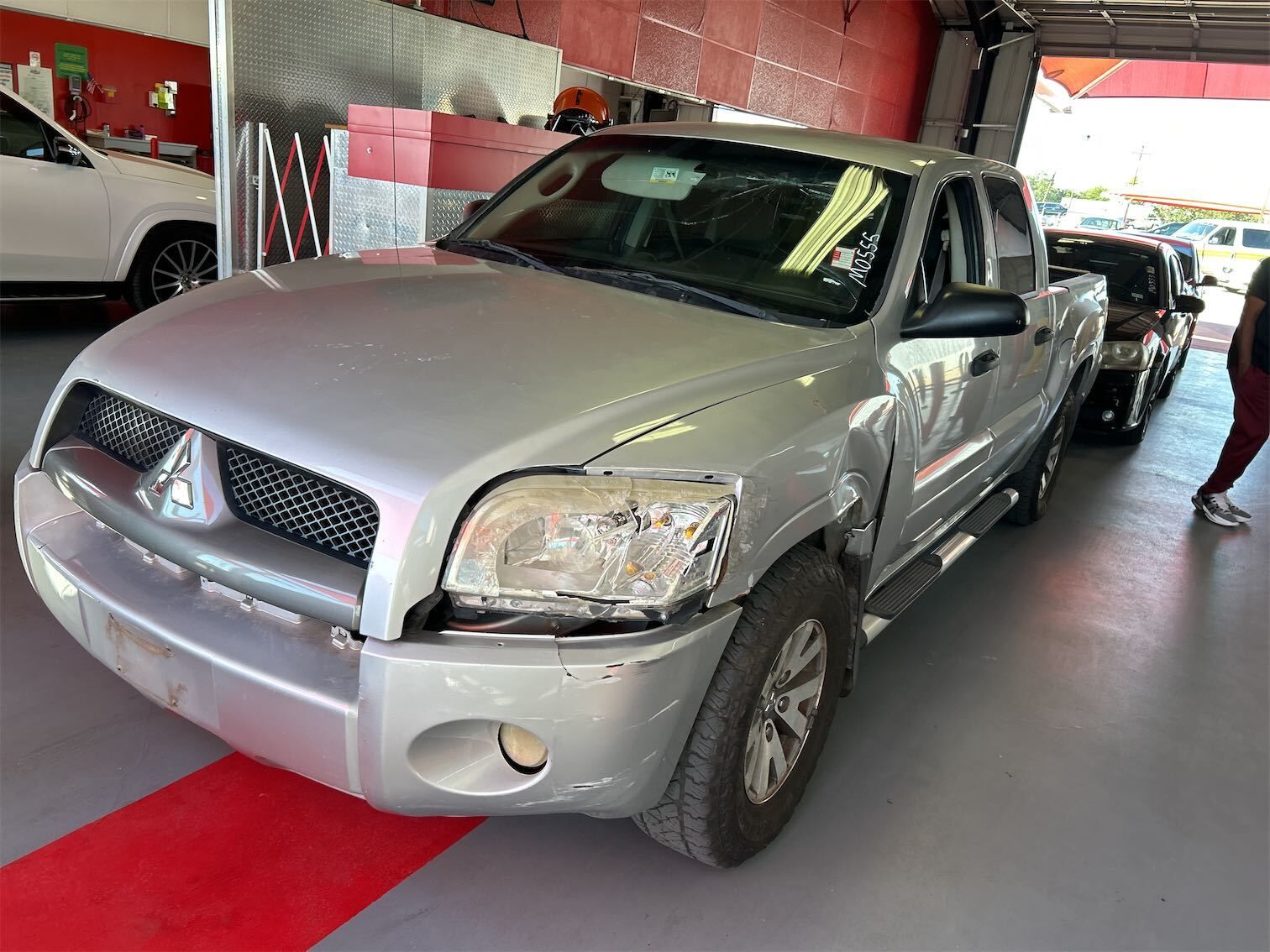 Mitsubishi Raider