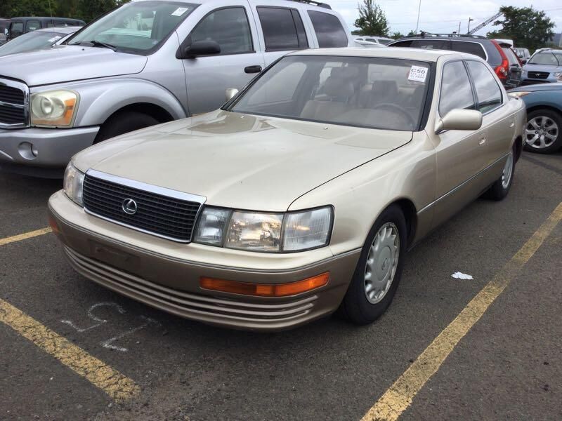 Lexus LS