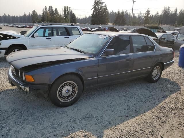 BMW 740i