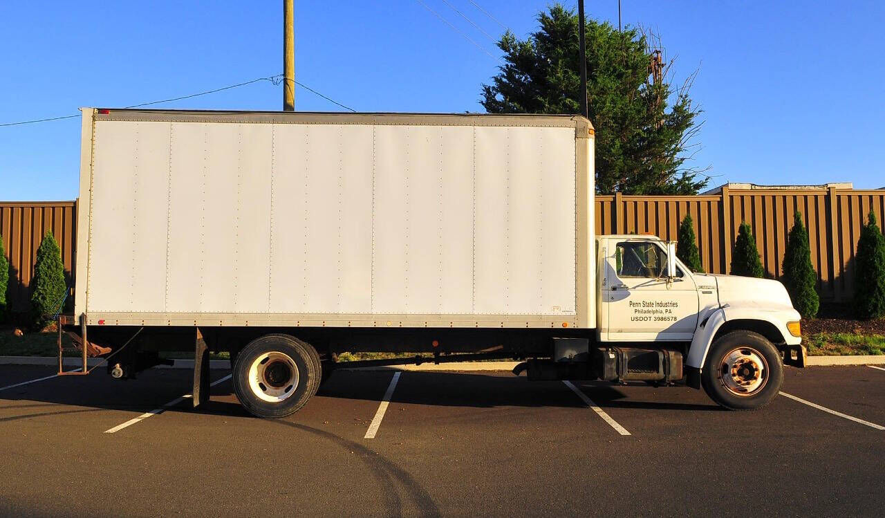 Ford F-800