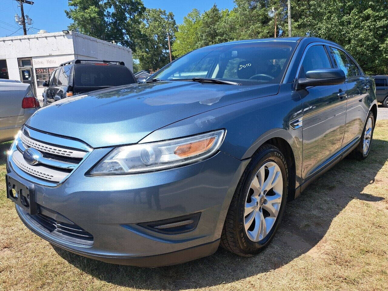 2010 FORD Taurus