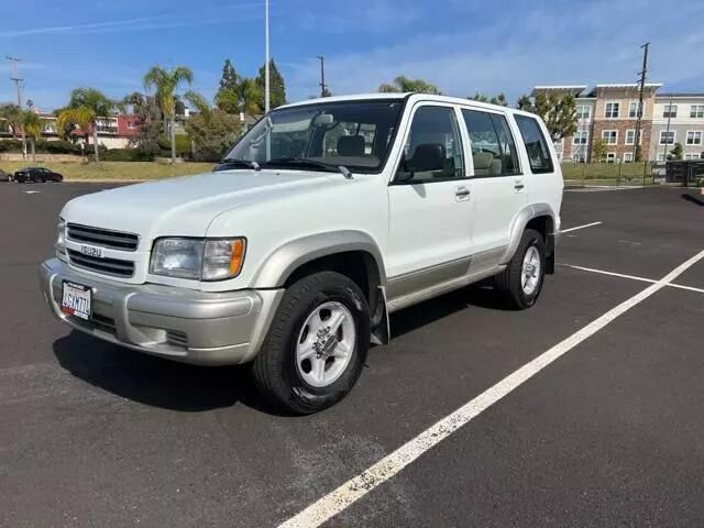 Isuzu Trooper
