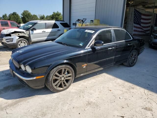 Jaguar XJR