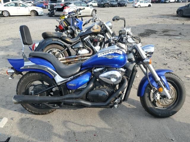 Suzuki VZ800