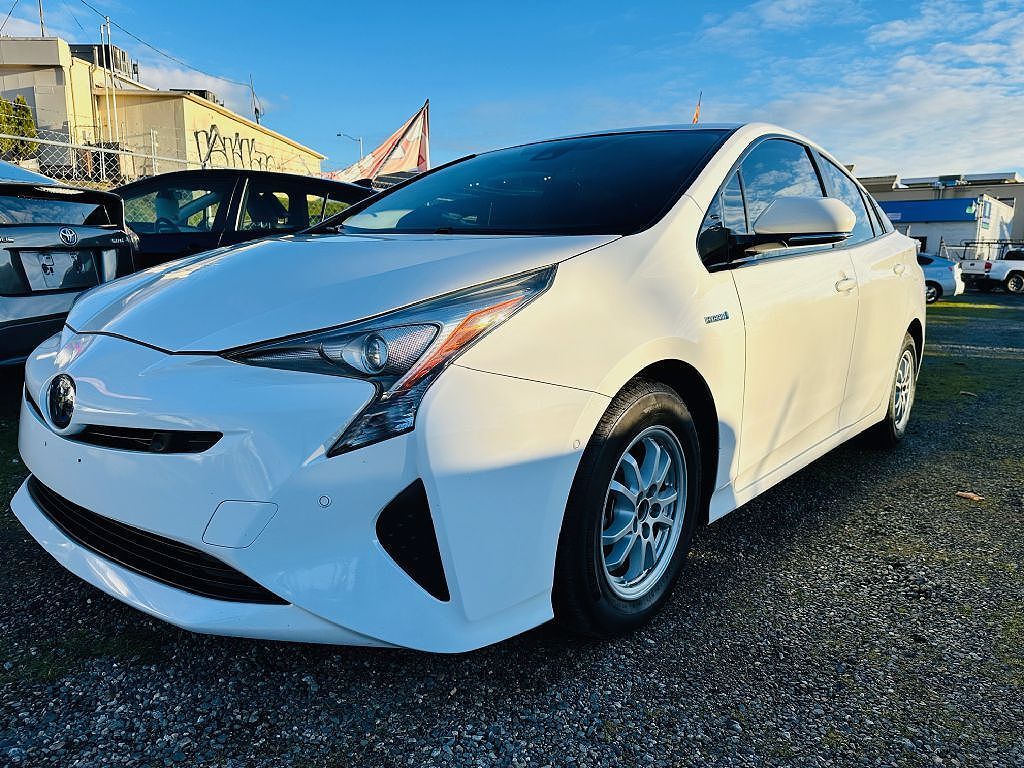 2017 TOYOTA PRIUS