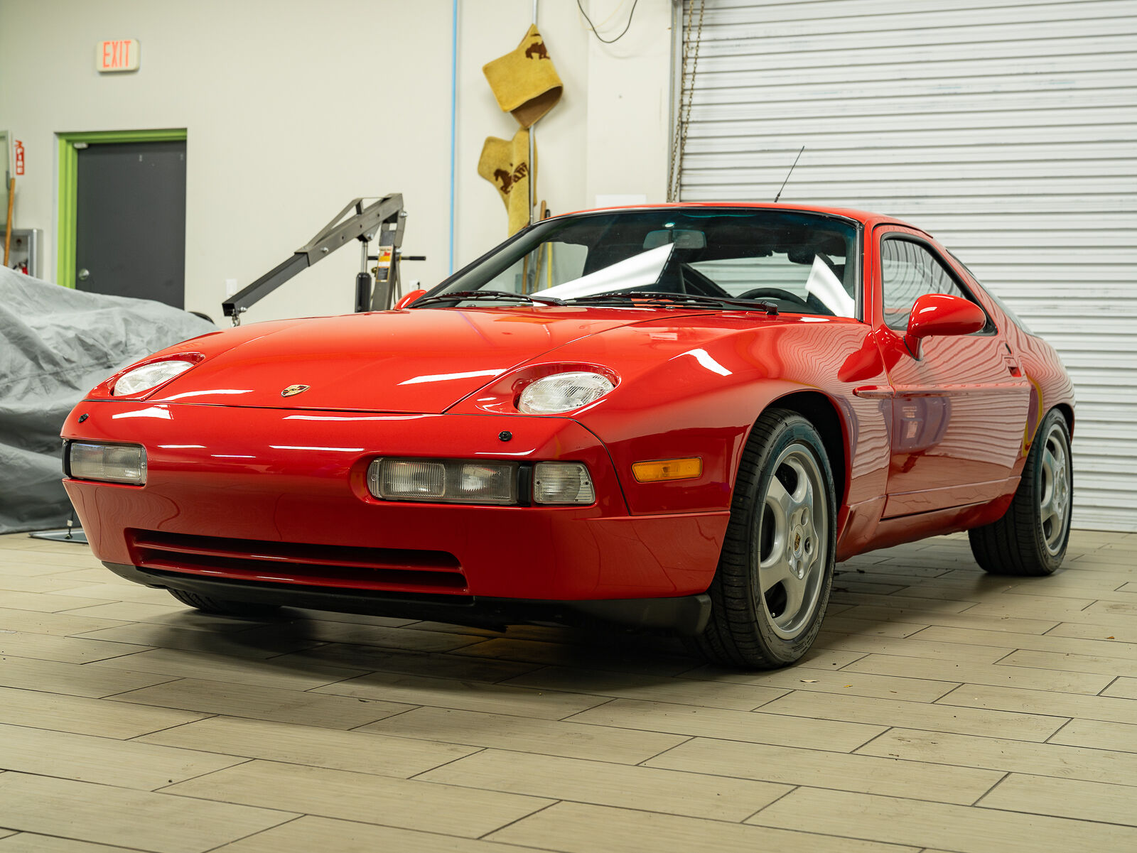 Porsche 928