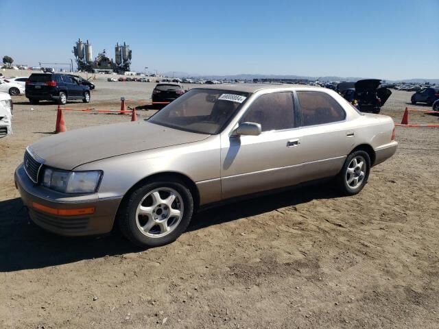 Lexus LS