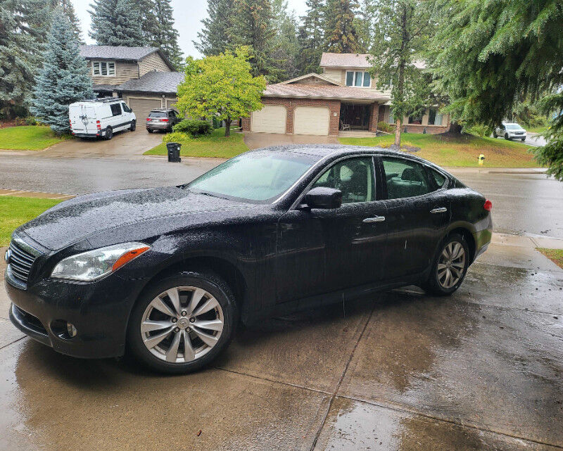 Infiniti M56
