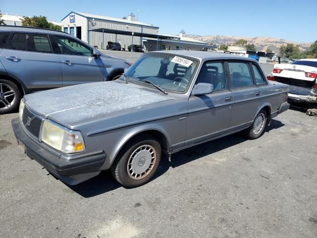 Volvo 240 Series