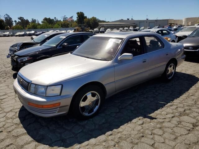 Lexus LS