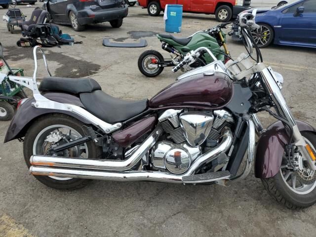 Suzuki VLR1800/VLR1800T