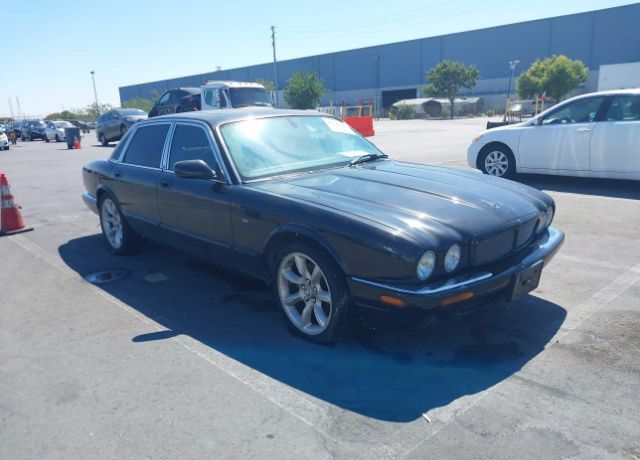 Jaguar XJR